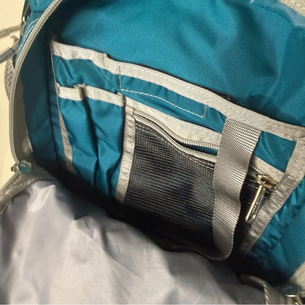 L.L. Bean Deluxe Backpack Teal - Picture 3 of 7